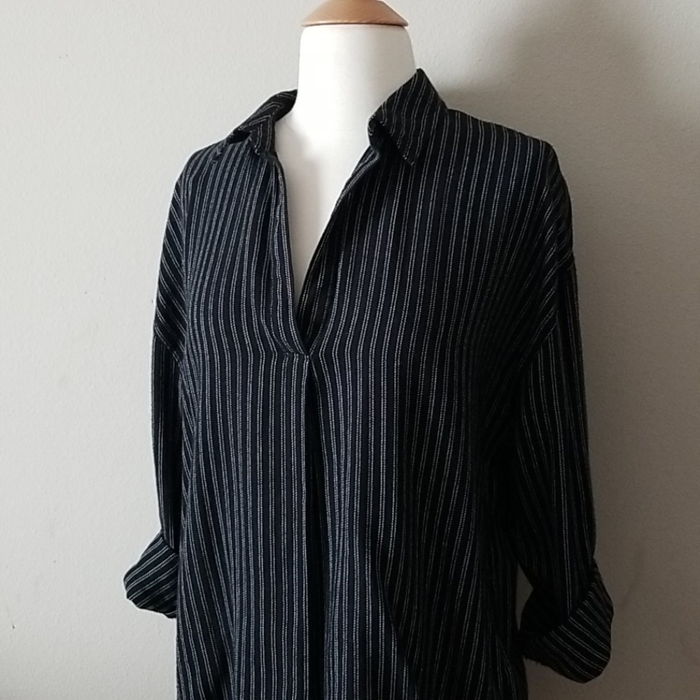 NWT Universal thread pullover blouse/top